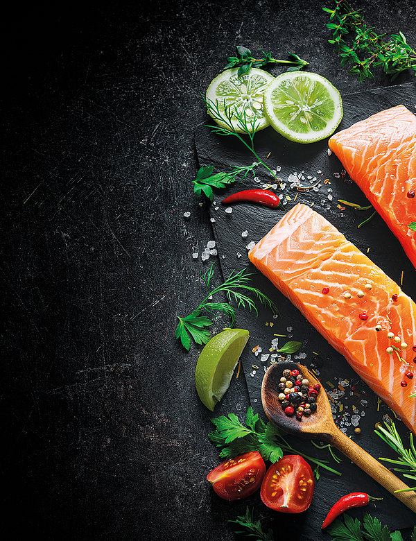 ­Gedämpfter Lachs mit Zitronen­gras, Ingwer und Chili