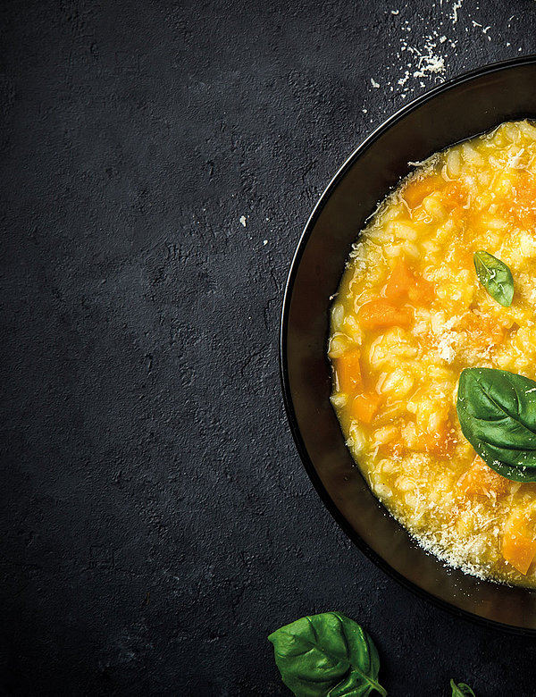 Kürbisrisotto mit Basilikumspitzen